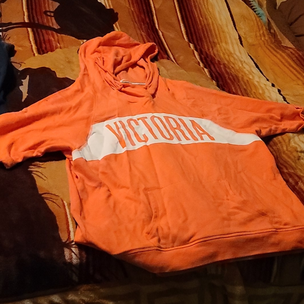 Vicrori Secret short sleeved hoodie